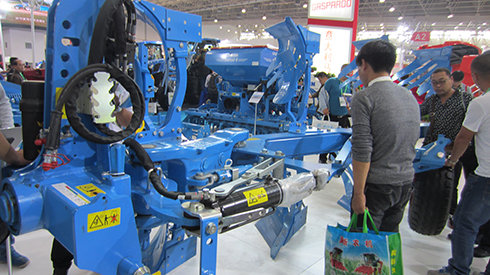 德国(lemken)优威尔juwel8m 4 n 120全悬式翻转犁