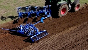Vario_Pack合墒器配备碎土器作业视频—雷肯农业机械（青岛）有限公司