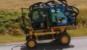 BERTHOUD公司自走式灌木植保机-作业视频