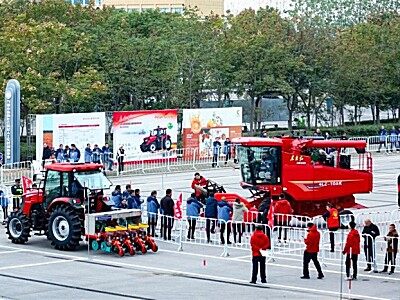 擂臺(tái)賽上，冠軍牽手“東方紅”