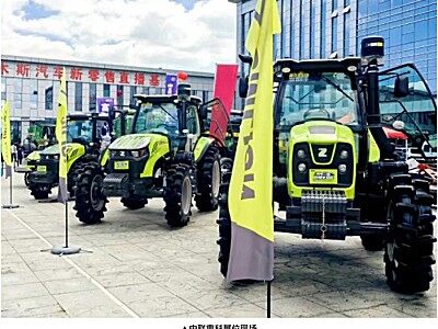 中聯(lián)重科高端智能農(nóng)機(jī)閃耀2025佳木斯農(nóng)機(jī)展銷會(huì)