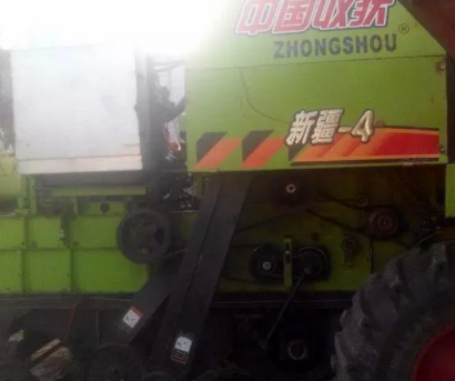 中收4LZ-4小麥收割機