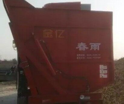 春雨三行玉米收割機(jī)