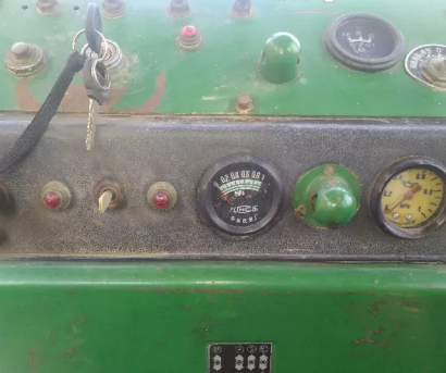約翰迪爾600拖拉機(jī)