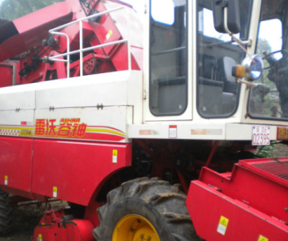 雷沃谷神CC04(4YZ-4B)玉米收割機(jī)