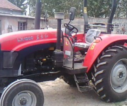 东方红LX1000型拖拉机