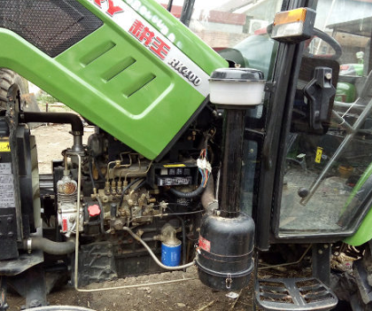 原裝駕駛室耕王400拖拉機(jī)