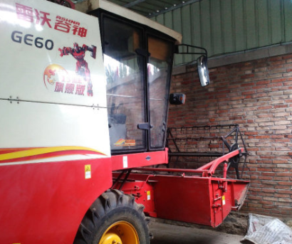 雷沃谷神GE60收割機(jī)