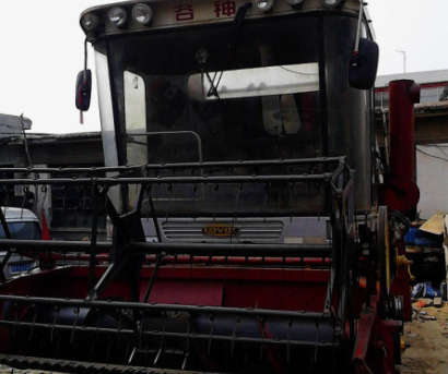 雷沃谷神4LZ-2收割機