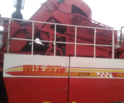 雷沃谷神CC03自走式玉米收割機(jī)