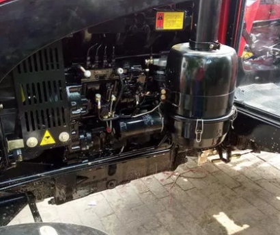 新東方紅LX1000拖拉機