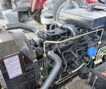 雷沃M604拖拉機(jī)