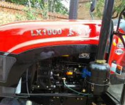 東方紅LX1000拖拉機(jī)帶旋耕機(jī)