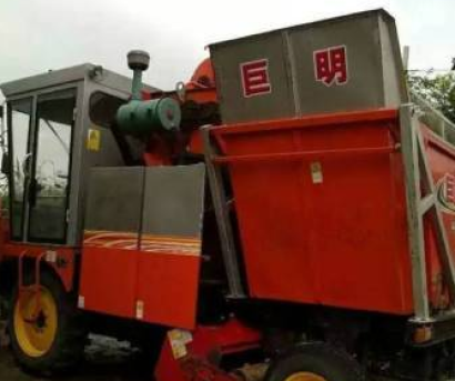 巨明三行玉米收割機