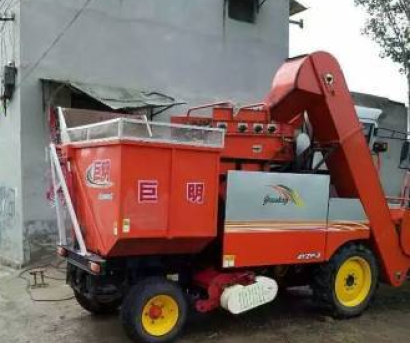 巨明三行玉米收割機