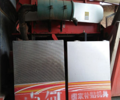 巨明三行玉米收