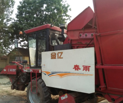 春雨三行玉米收割机