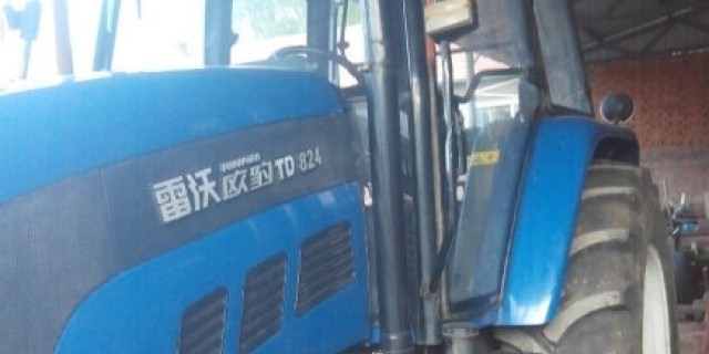 福田雷沃824拖拉机