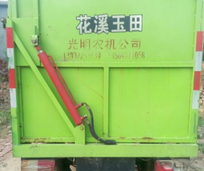 花溪玉田兩行玉米收