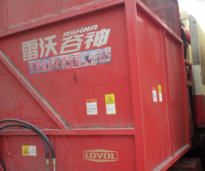 雷沃大三行玉米收