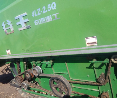 2013谷王4LZ-2.5Q水稻收割機(jī)