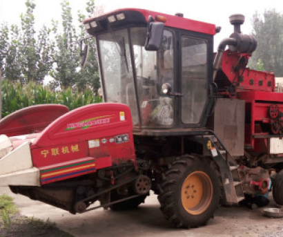 寧聯(lián)牌三行玉米收割機(jī)