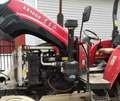 的東方紅LX1000拖拉機(jī)