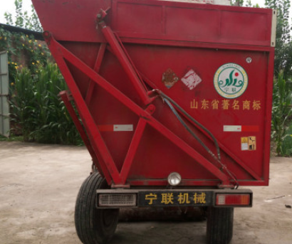 寧聯(lián)牌兩行玉米收割機(jī)