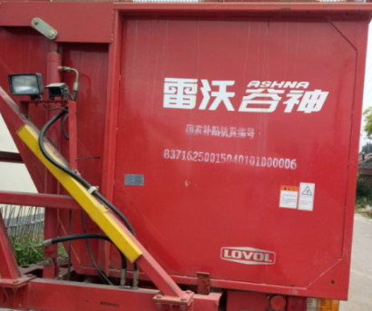 福田雷沃CC03三行玉米收割機(jī)