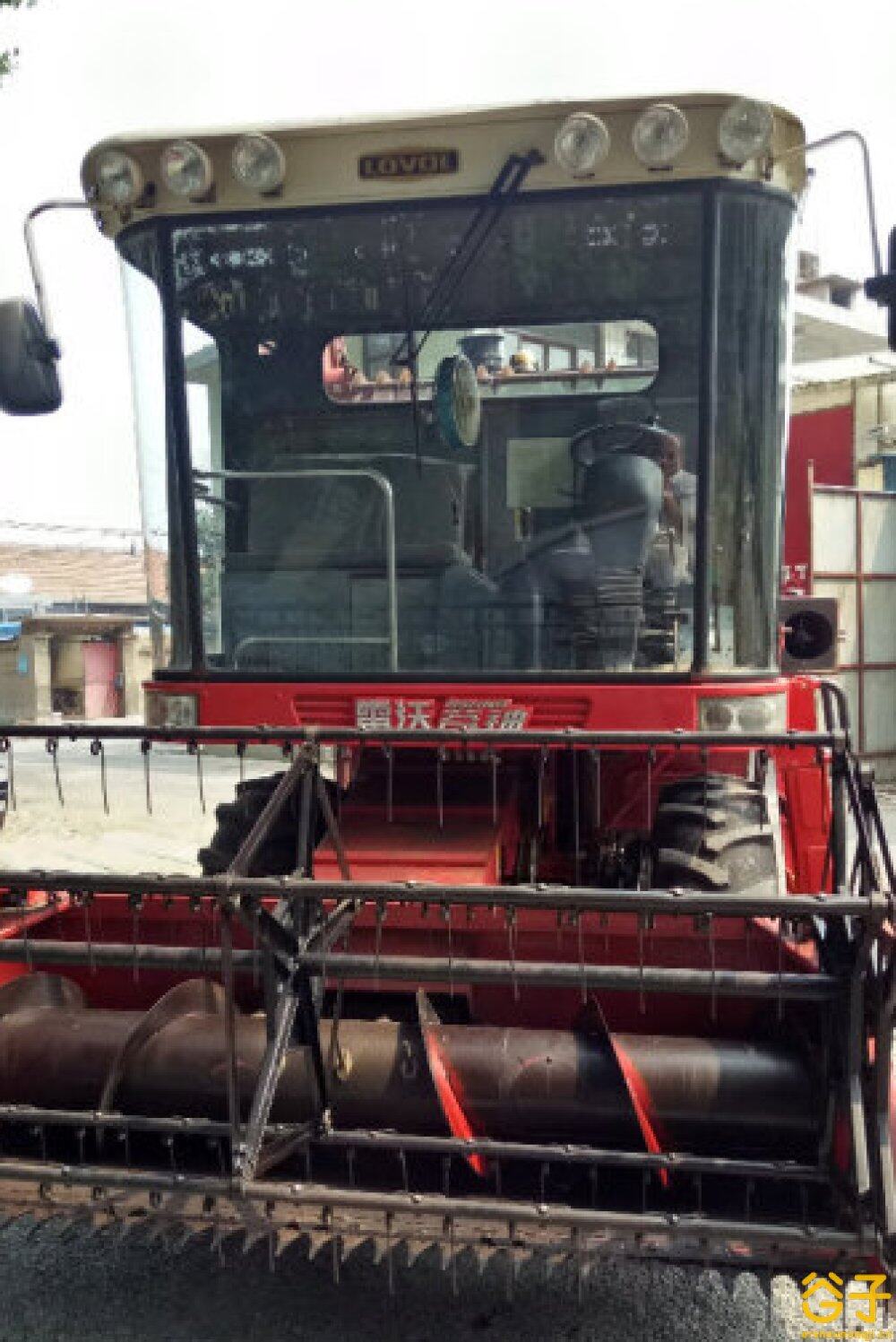 雷沃穀神ge40小麥收割機