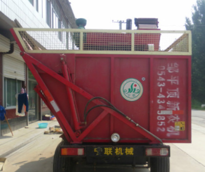 寧聯(lián)自走式三行玉米收割機