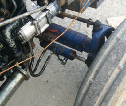 上海紐荷蘭650拖拉機