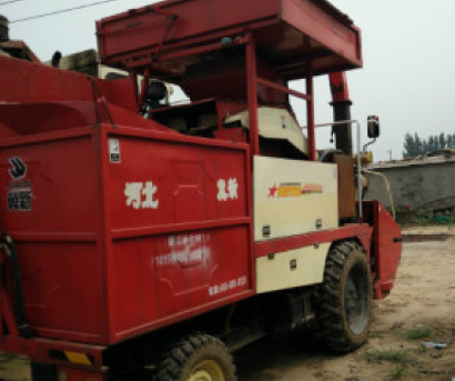 冀新兩行帶青儲玉米收割機(jī)