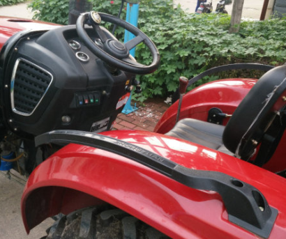悍沃404四驅(qū)拖拉機(jī)