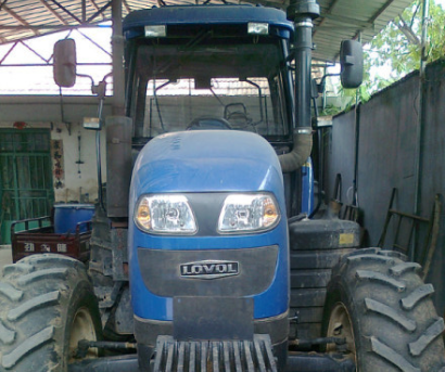 福田雷沃TG1254拖拉機(jī)