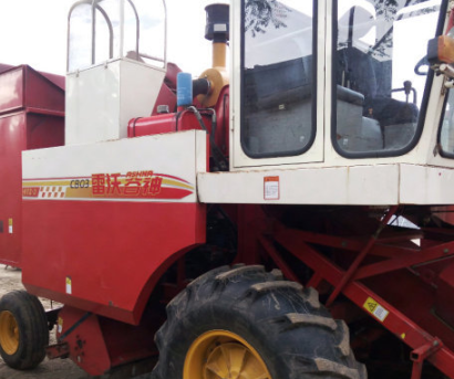 雷沃CB03三行玉米收割機
