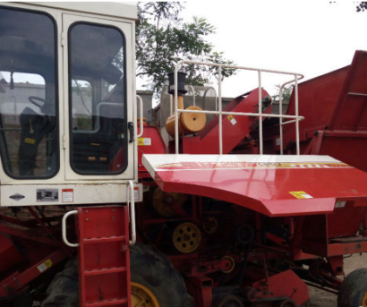 雷沃CB03三行玉米收割機