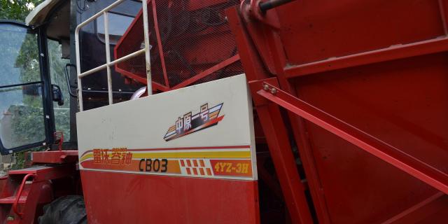 出售2015年雷沃4YZ-3H玉米收割机