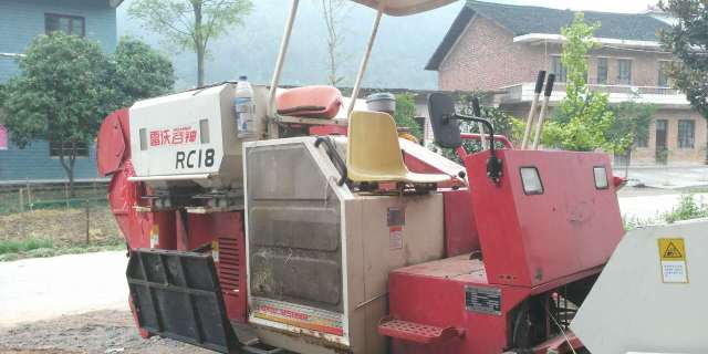 出售2012年雷沃RC18水稻收割机