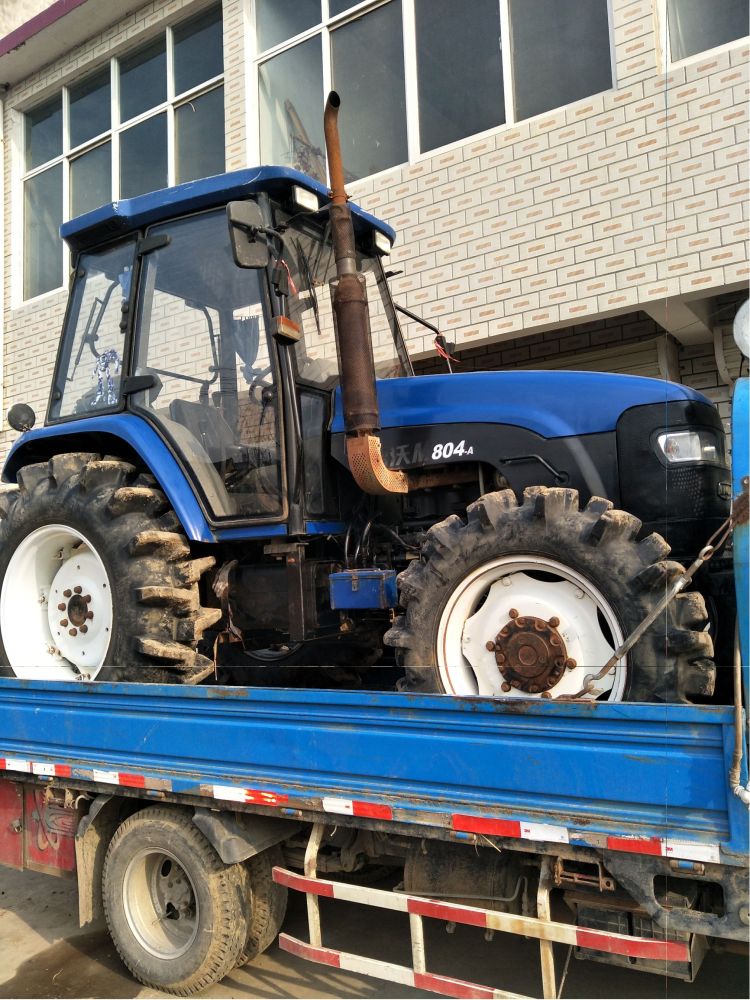 出售2013年雷沃m804-A拖拉机 自带驾驶室空调