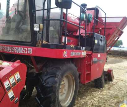 出售2012年新疆牧神7300玉米收割机