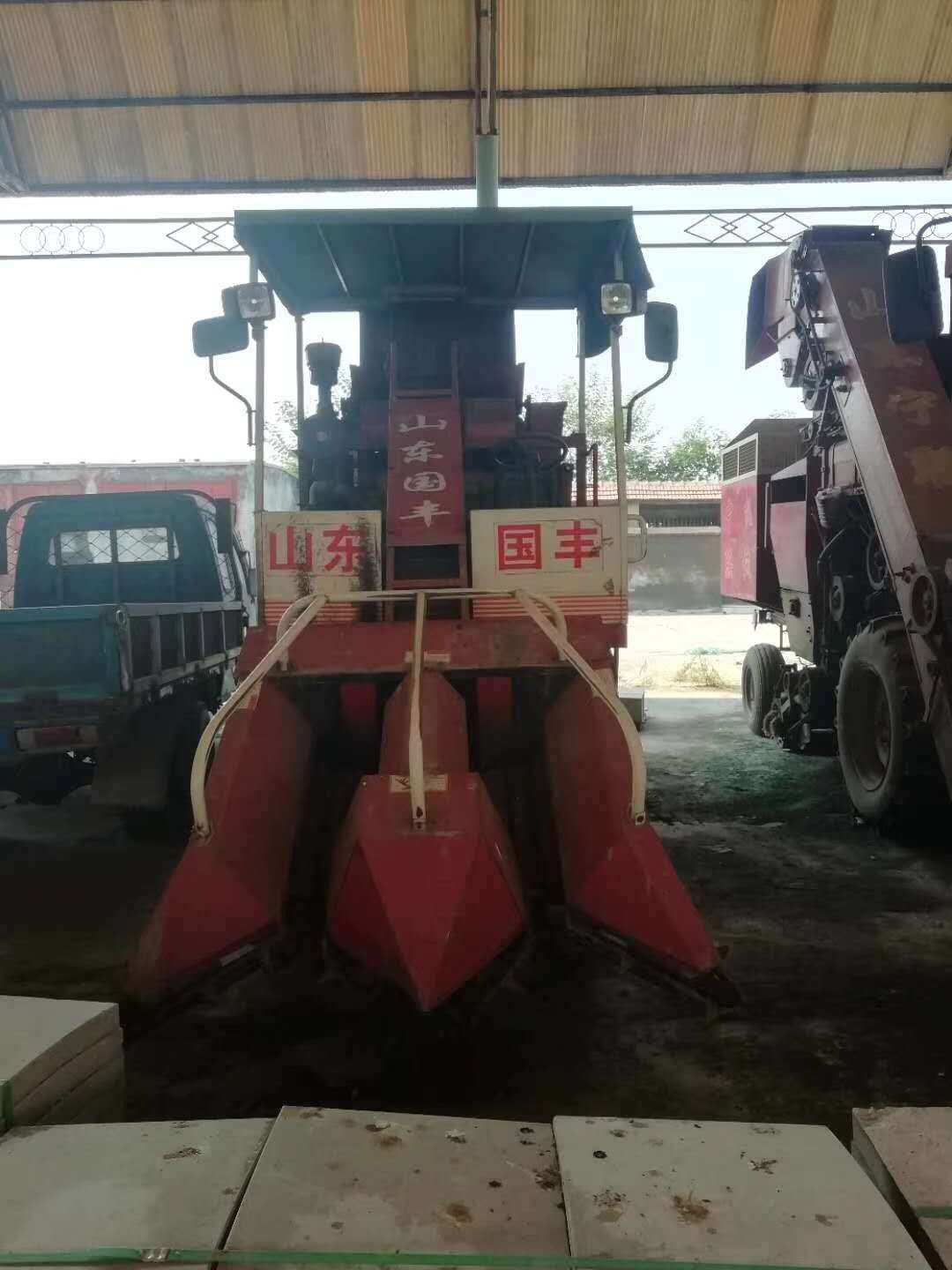 山东宁联4YZP-4自走式玉米收获机