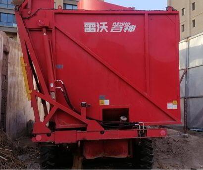 雷沃谷神CC04(4YZ-4B)玉米收割机
