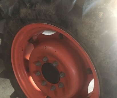 久保田1004拖拉機(jī)