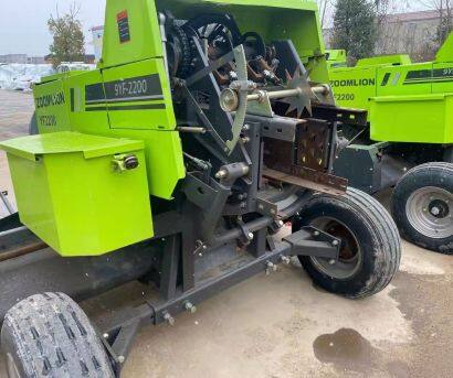 中聯(lián)重科9YF-2200型方草捆壓捆機(jī)