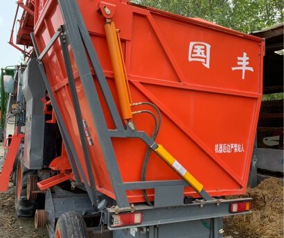 山東國(guó)豐4YZQP-3型自走式穗莖兼收玉米收獲機(jī)