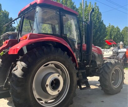 東方紅LX1304輪式拖拉機(jī)