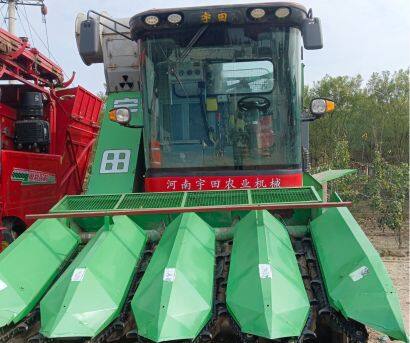 宇田4YZB-4B自走式玉米茎穗双收收获机