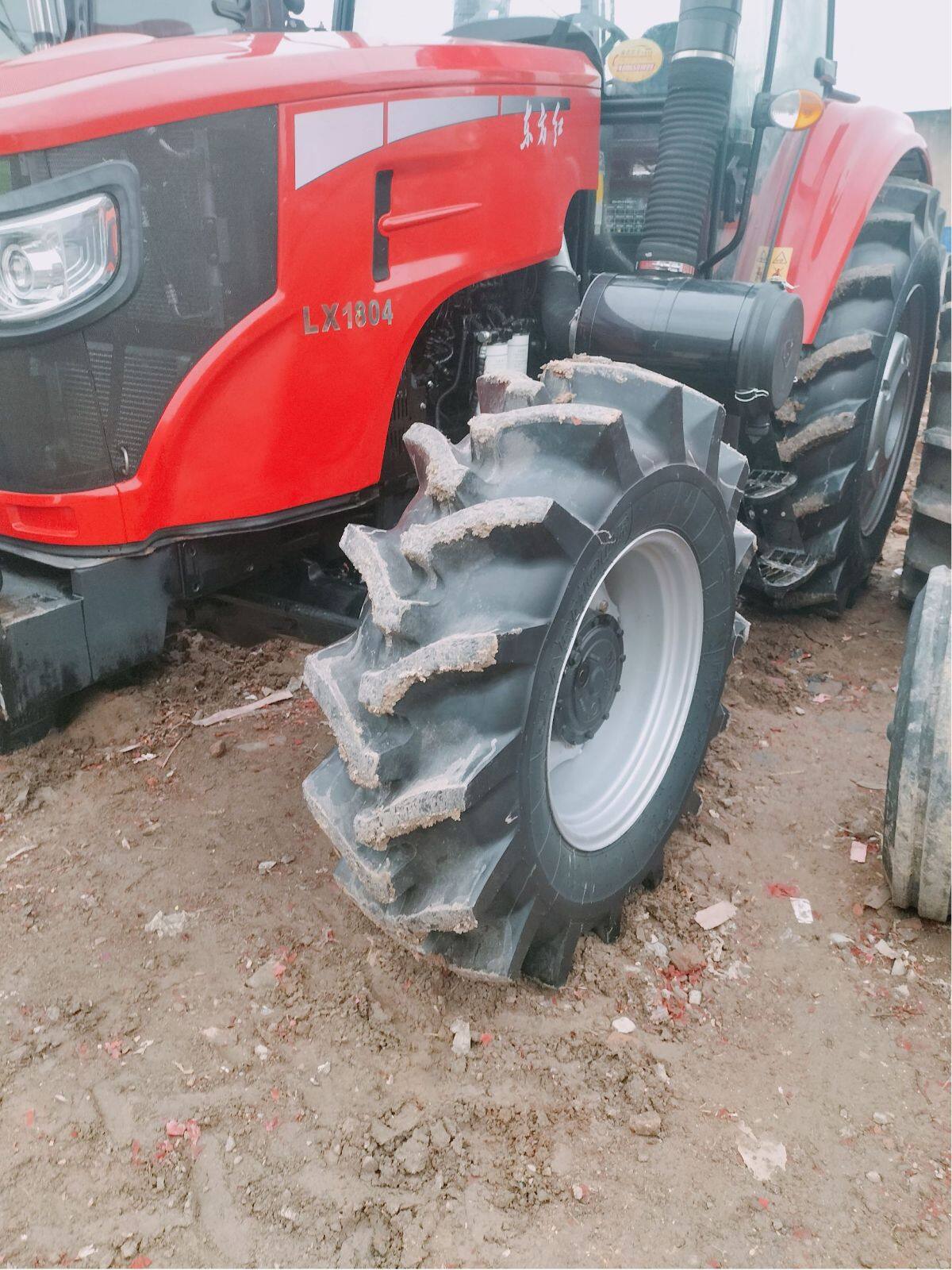 东方红LX1804轮式拖拉机