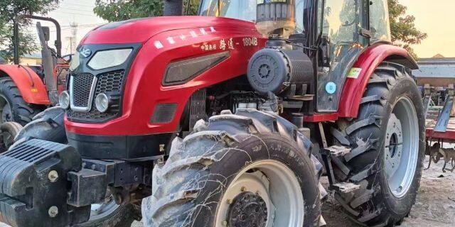 路通1804轮式拖拉机